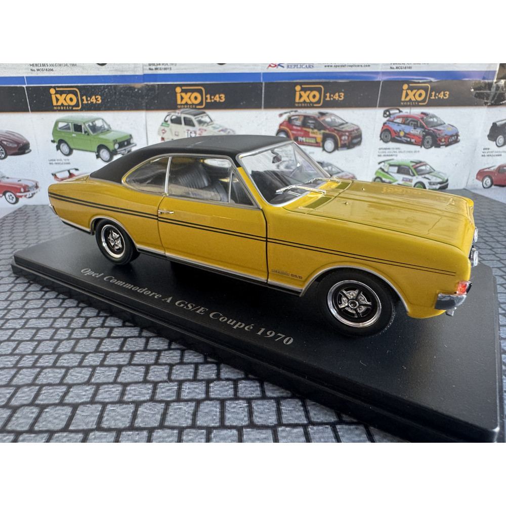 Opel Commodore A GS/E Coupe PLEXI VITRINBEN (1970)