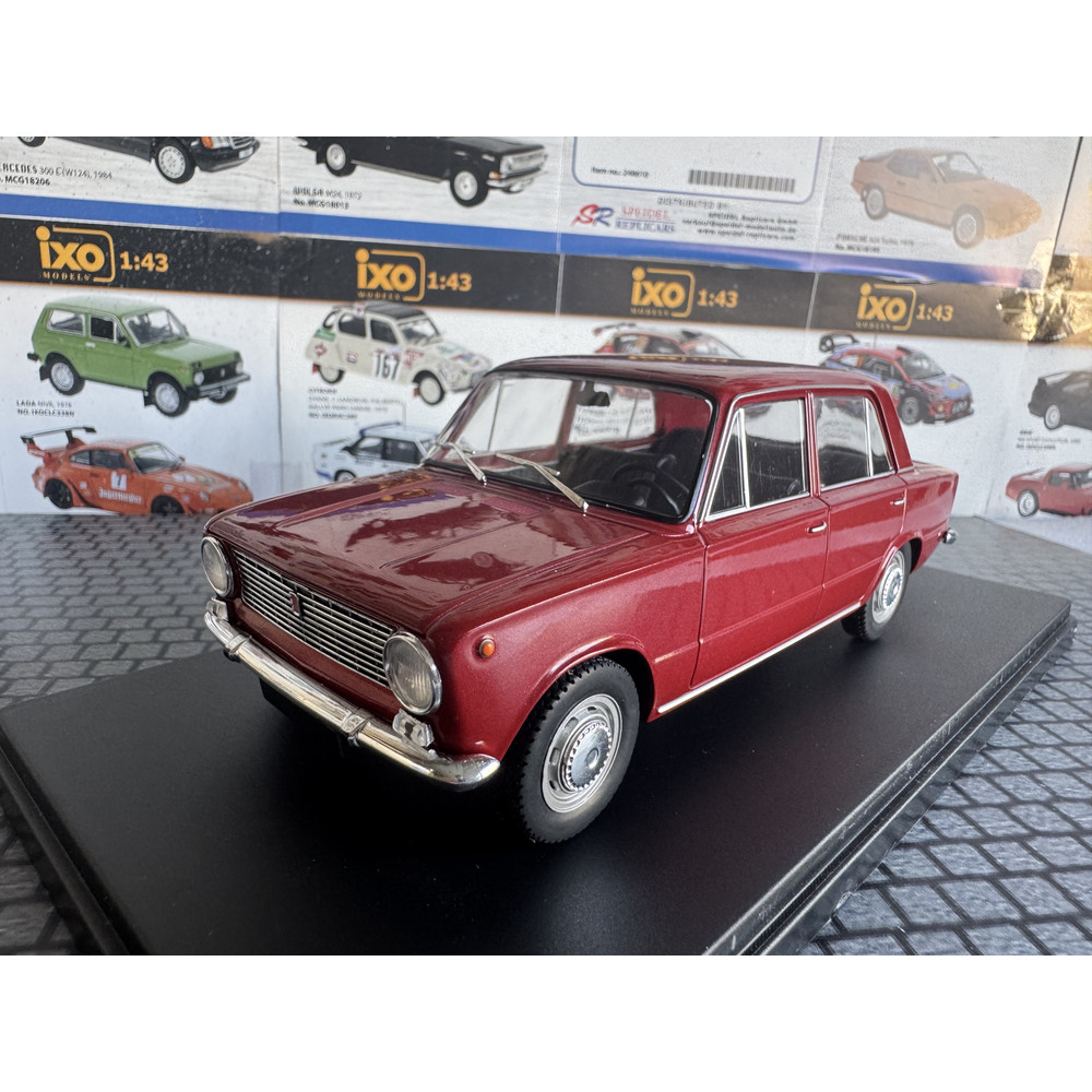 Fiat 124 Berline PLEXI VITRINBEN (1966) Fiat 124 Berline PLEXI VITRINBEN (1966)