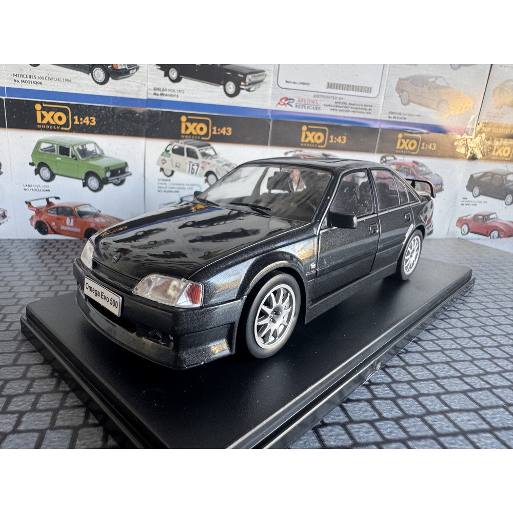 Opel Omega EVO 500 PLEXI VITRINBEN (1991)