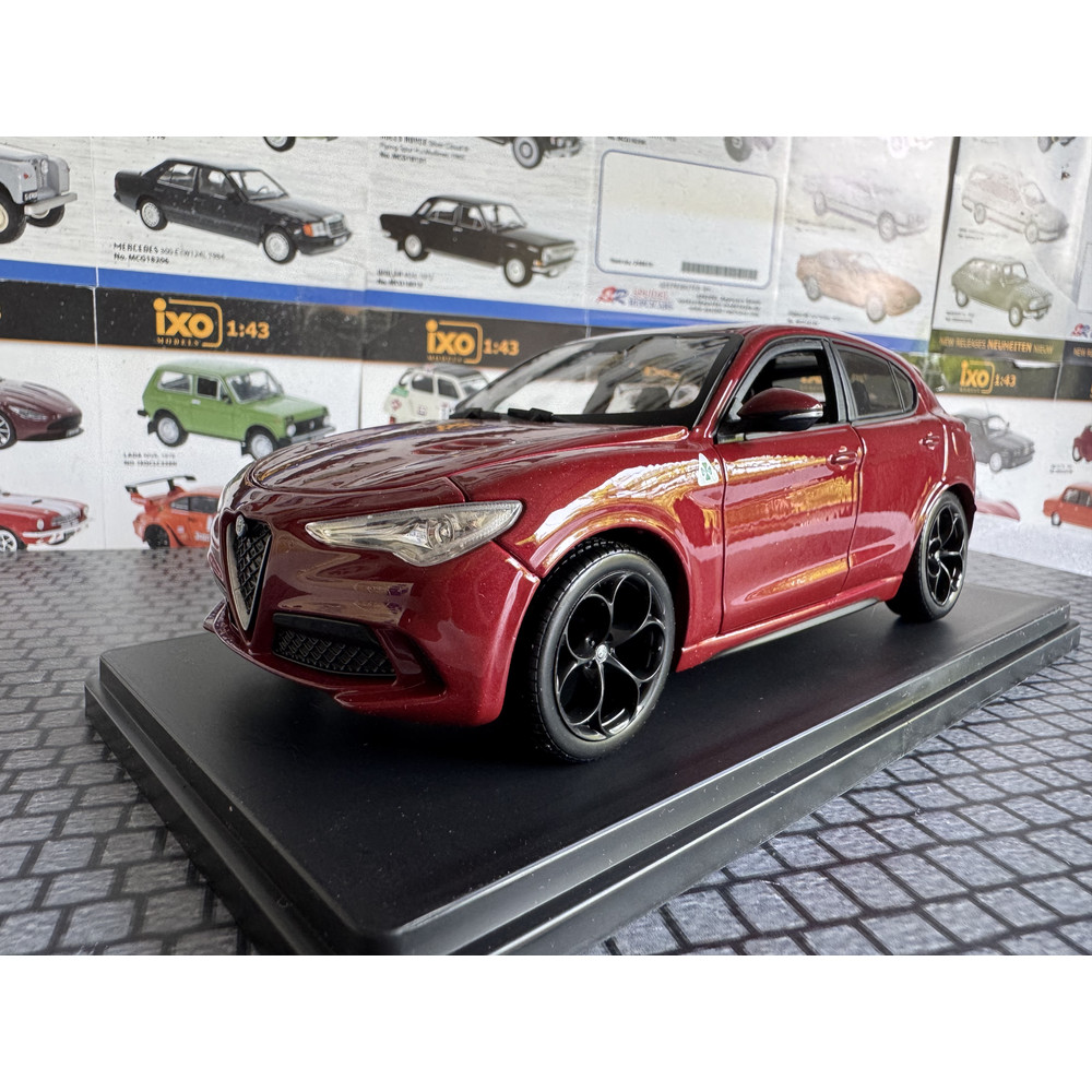 Alfa Romeo Stelvio Q4 Quadrofoglio V6 Biturbo (2017) Alfa Romeo Stelvio Q4 Quadrofoglio V6 Biturbo (2017)