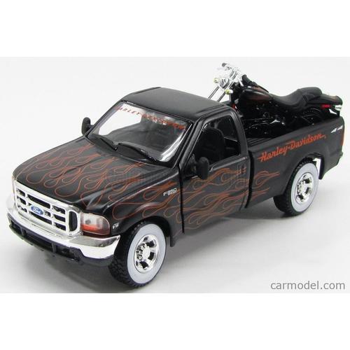 Ford F-350 Super Duty Pickup (1999) és Harley Davidson FXSTB (2002)