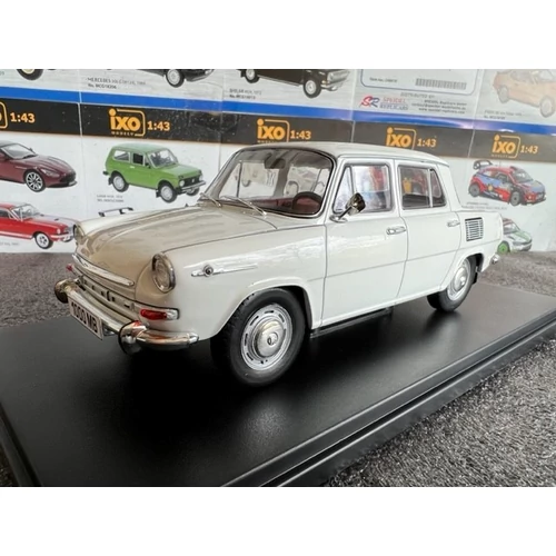 1:24 Skoda 1000MB