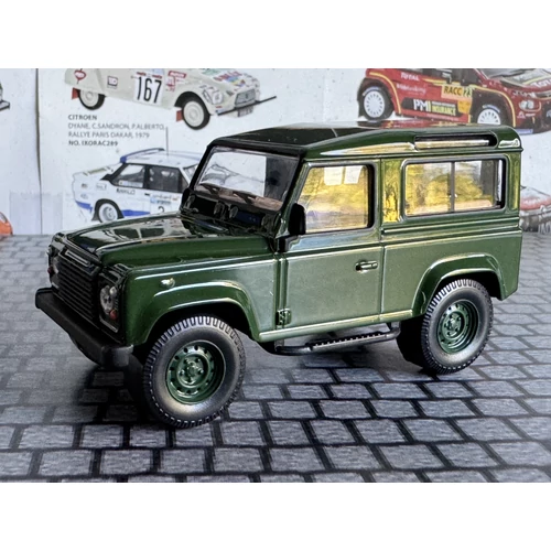 1:43 Land Rover Defender 