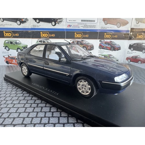 1:24 Citroen Xantia PLEXI VITRINBEN