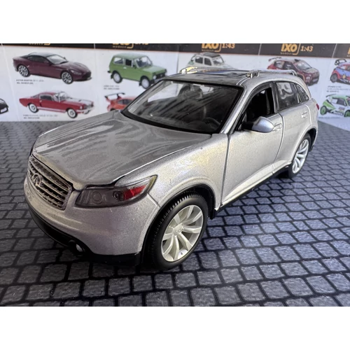 1:24 Infiniti FX45